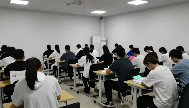 课程设计中内容深度如何影响培训效果